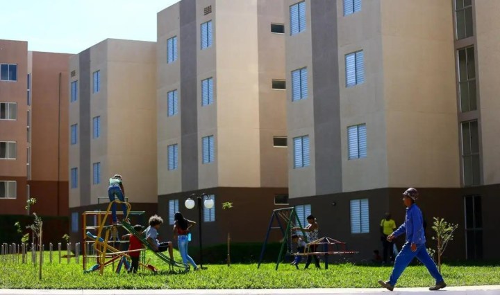 condomínio prédios edifícios